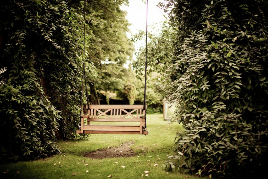 Garten mit Schaukel